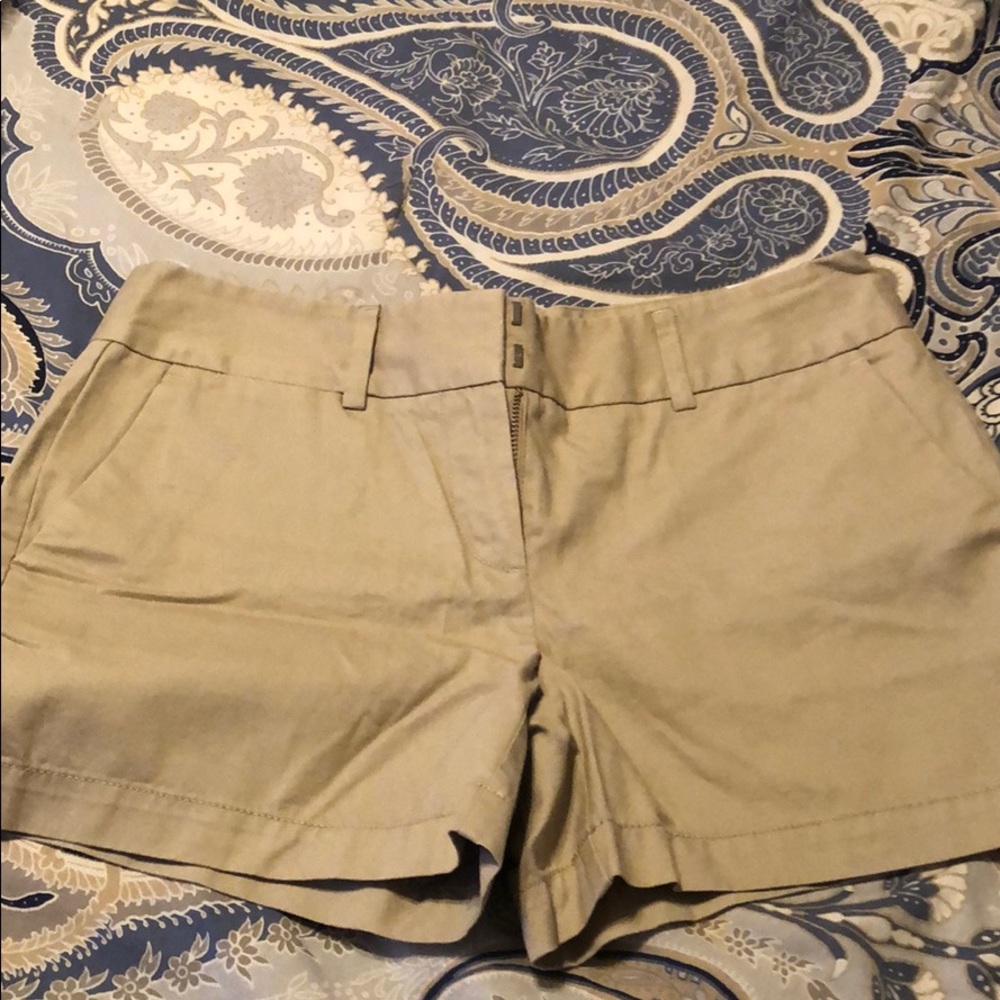 Loft New with Tags- Khaki 4” shorts
